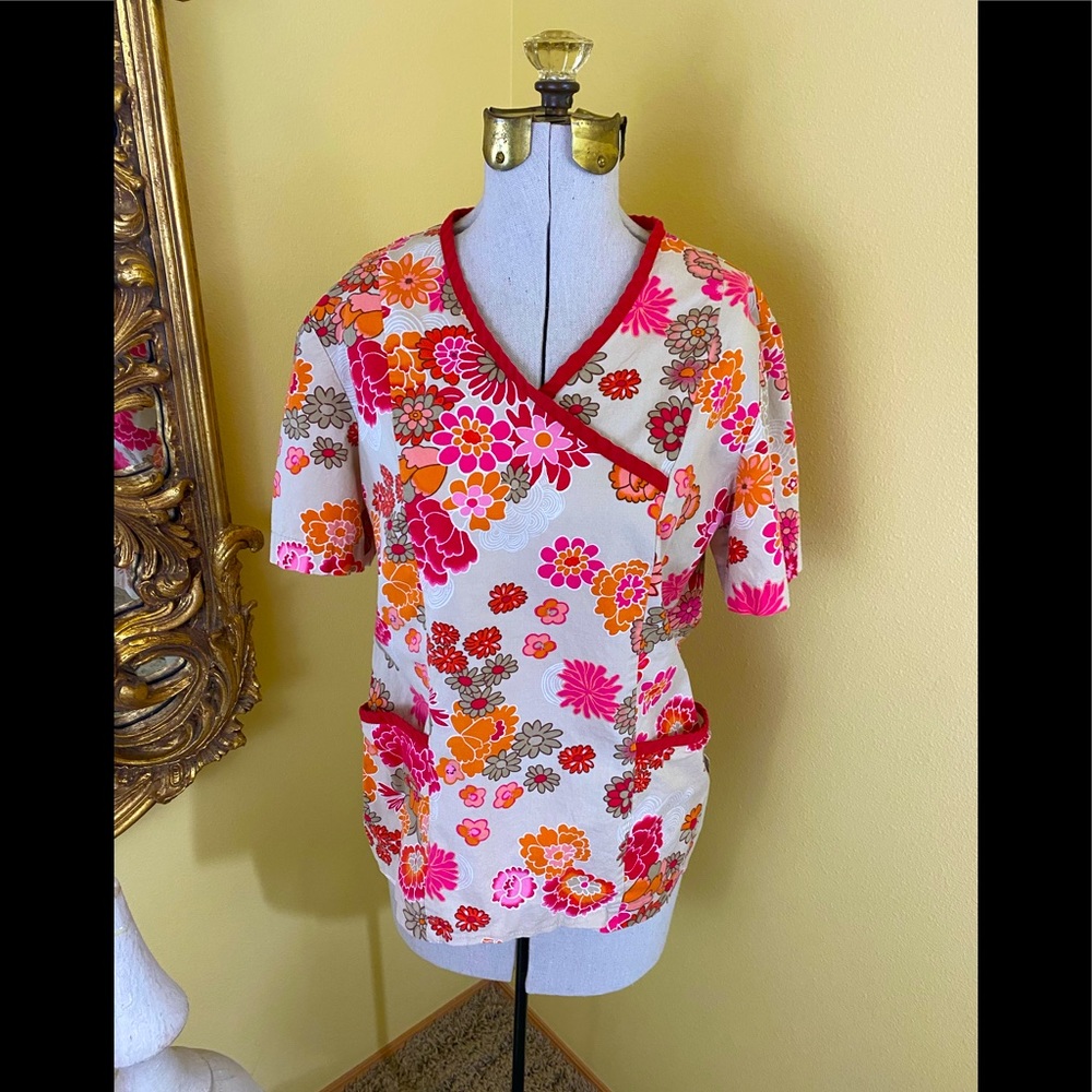White Cross scrub top size small